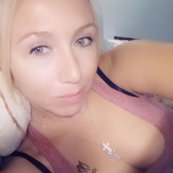 Meet your Posher, Michelle - Picture 1 of 1